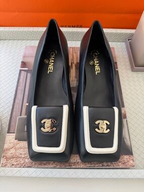 Chanel SS 26 Blazy Black Lambskin Square Toe CC Logo Turn-lock Ballet Flats 41 C